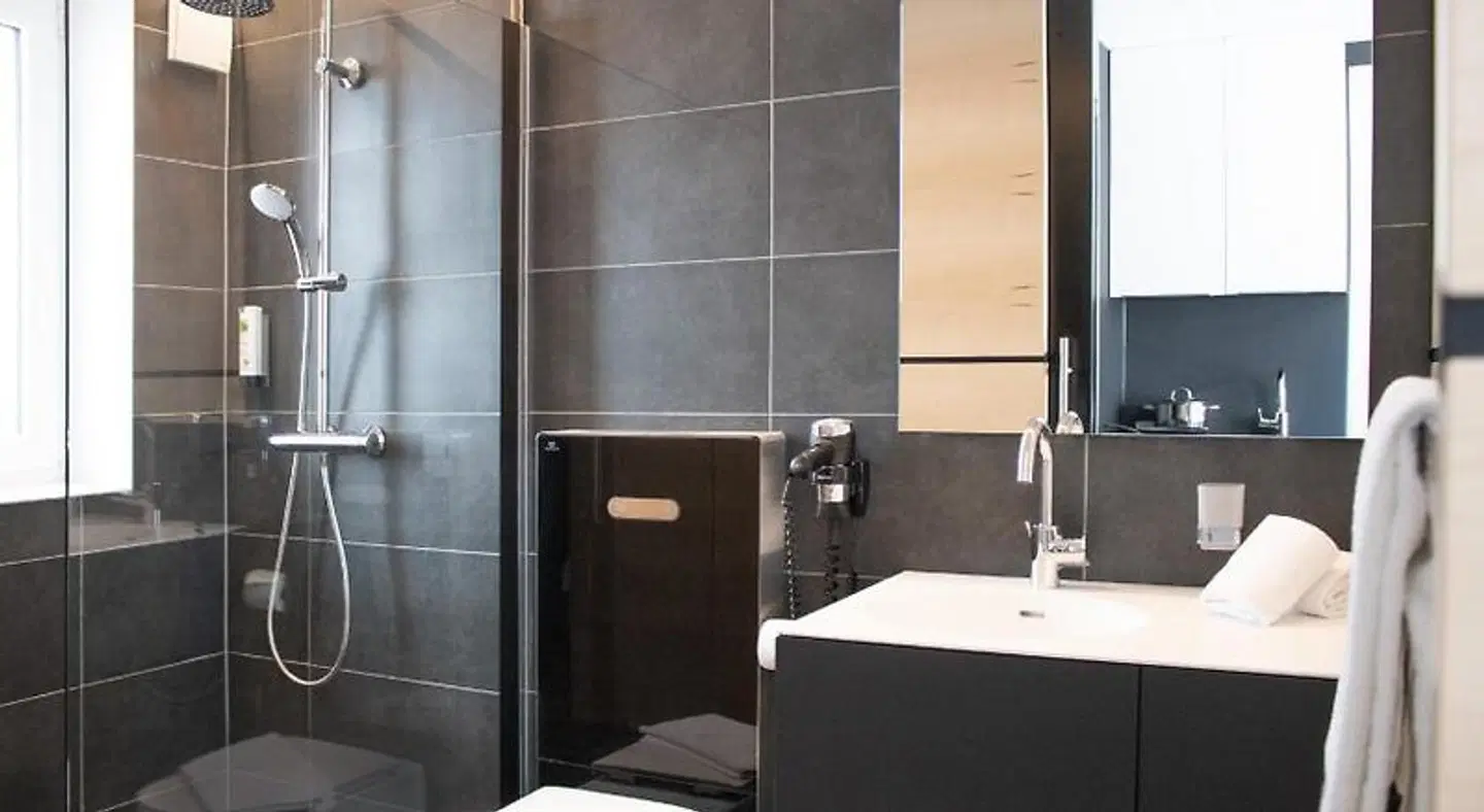 KNG Hotel by WMM Hotels BATHROOM