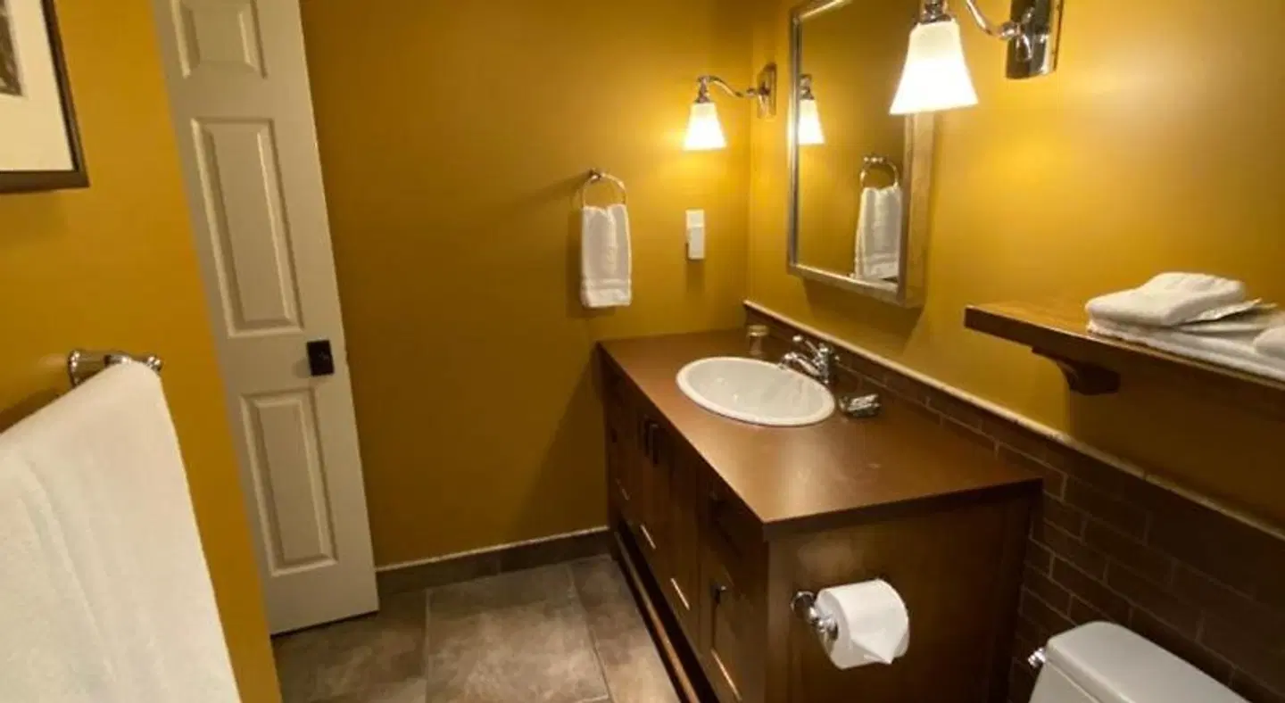 Fitzhugh House Guest Accomodation BATHROOM