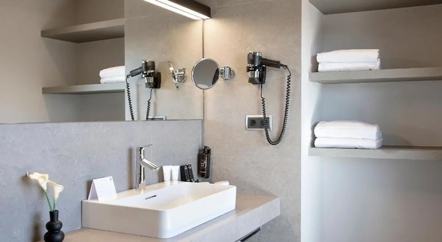 Best Western Premier Hotel Dante BATHROOM