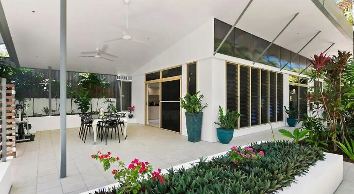 Sanctuary Palm Cove EXTERIOR