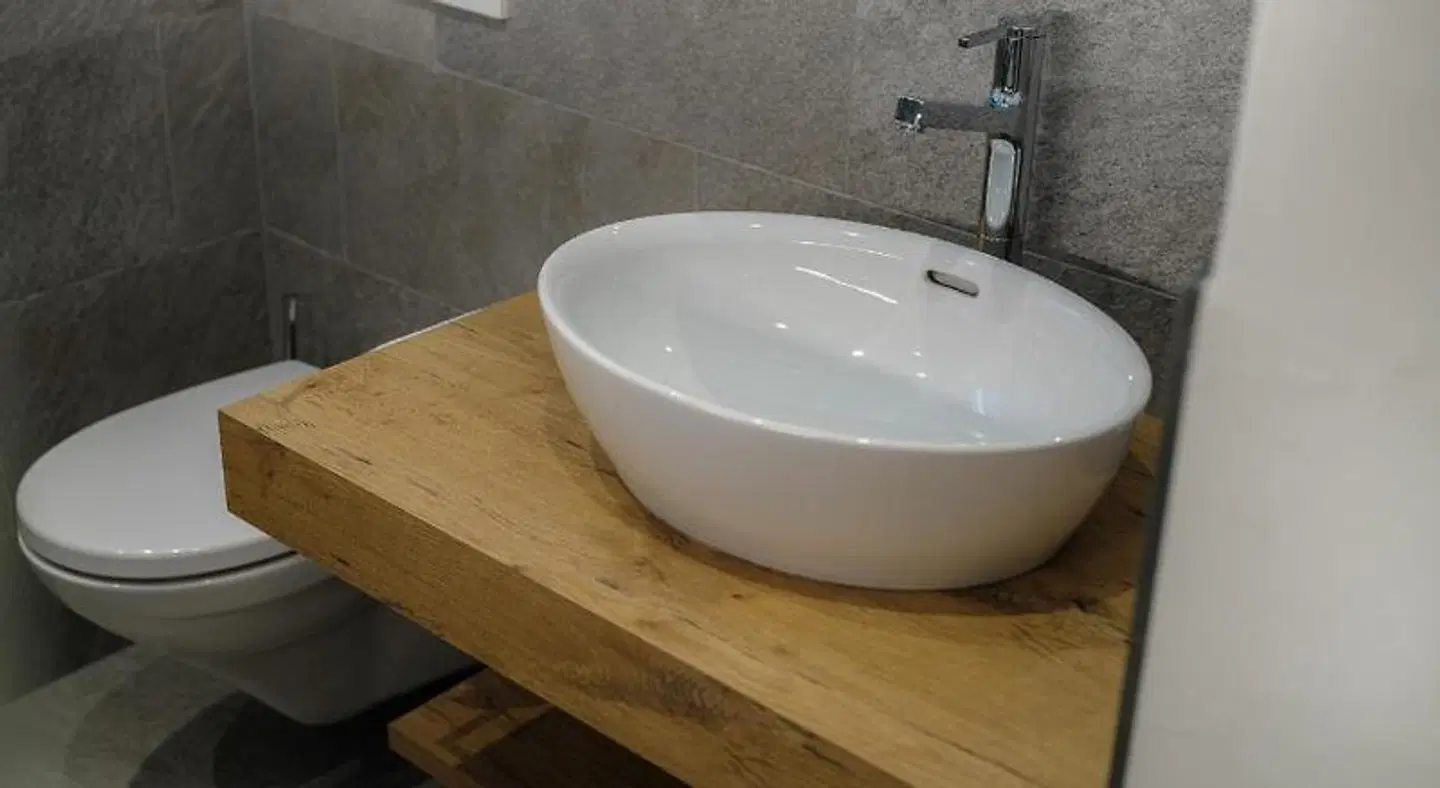 Bella Vista BATHROOM