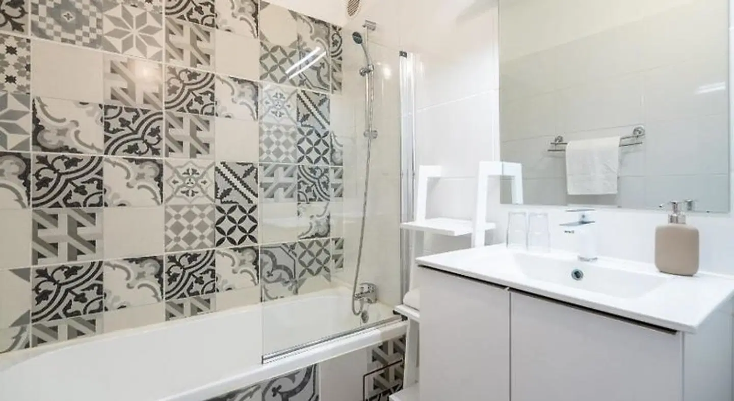 Hotel Vendome BATHROOM