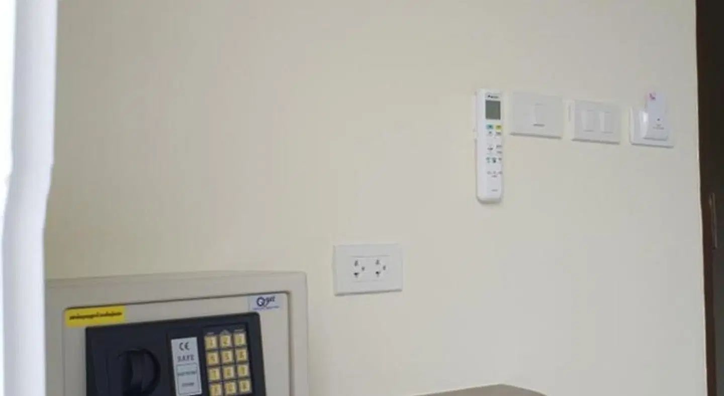 Top Hostel Samui. BATHROOM