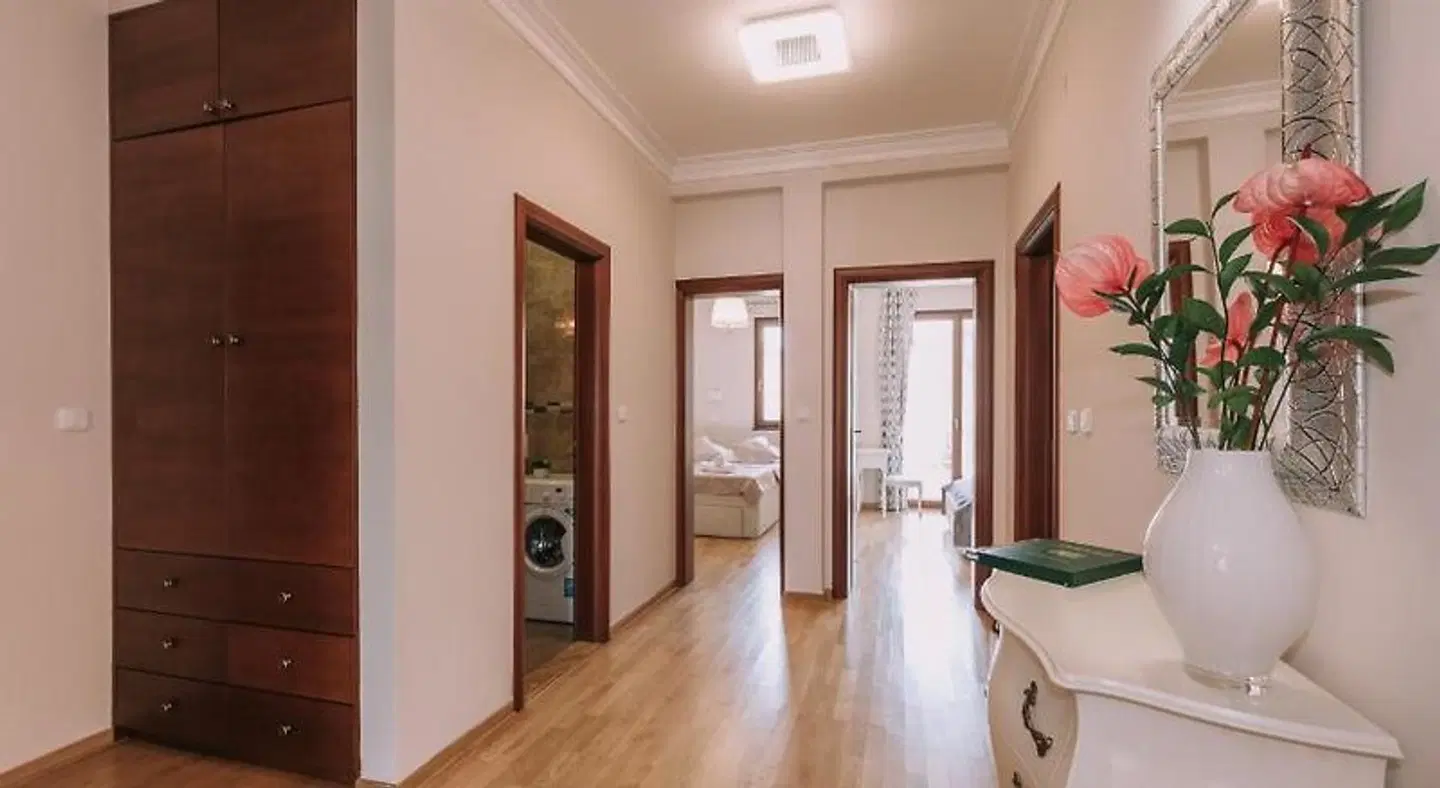 Apartment City ROOM_EXAMPLE