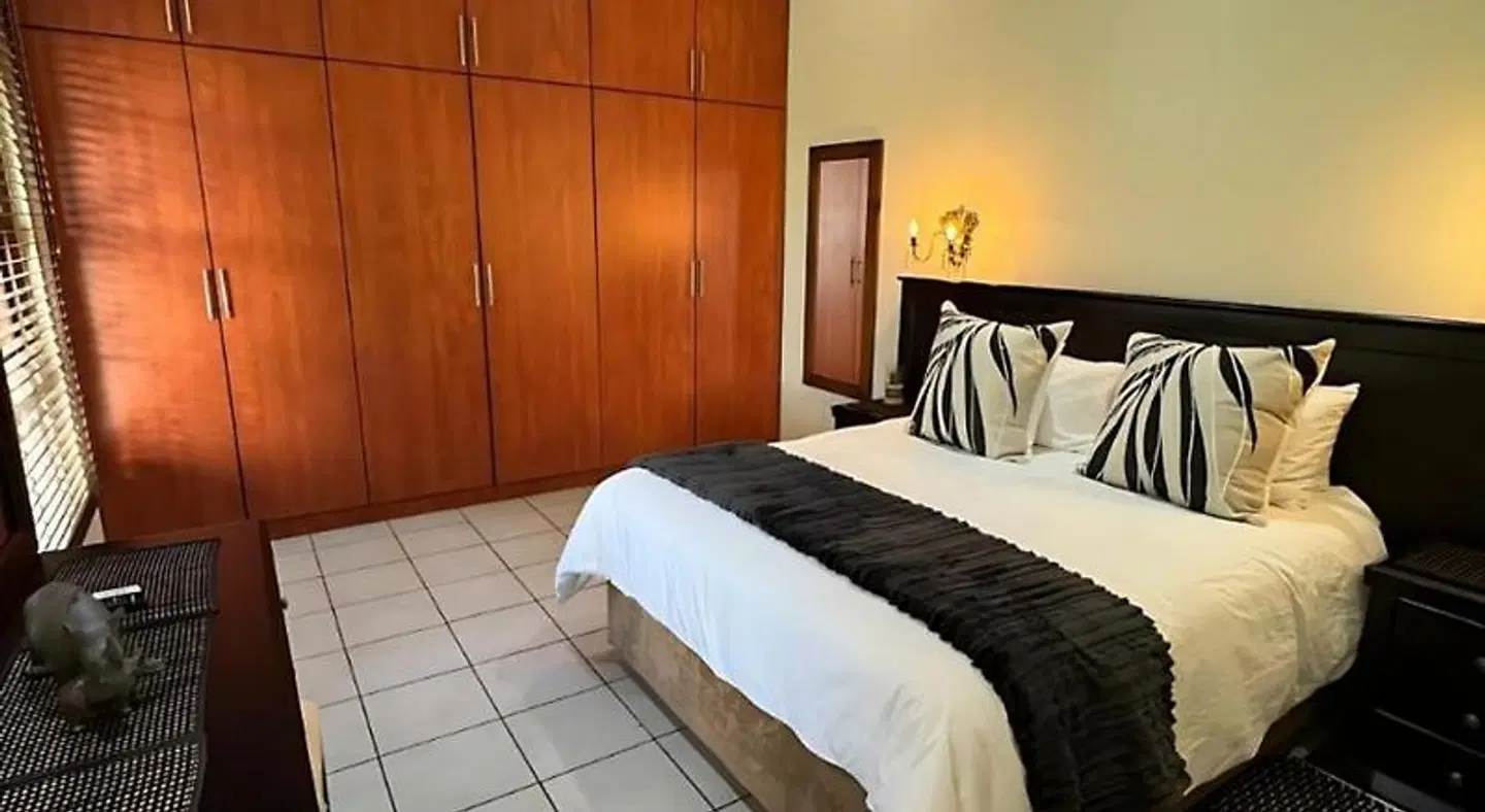 Monzi Safari Lodge ROOM_EXAMPLE