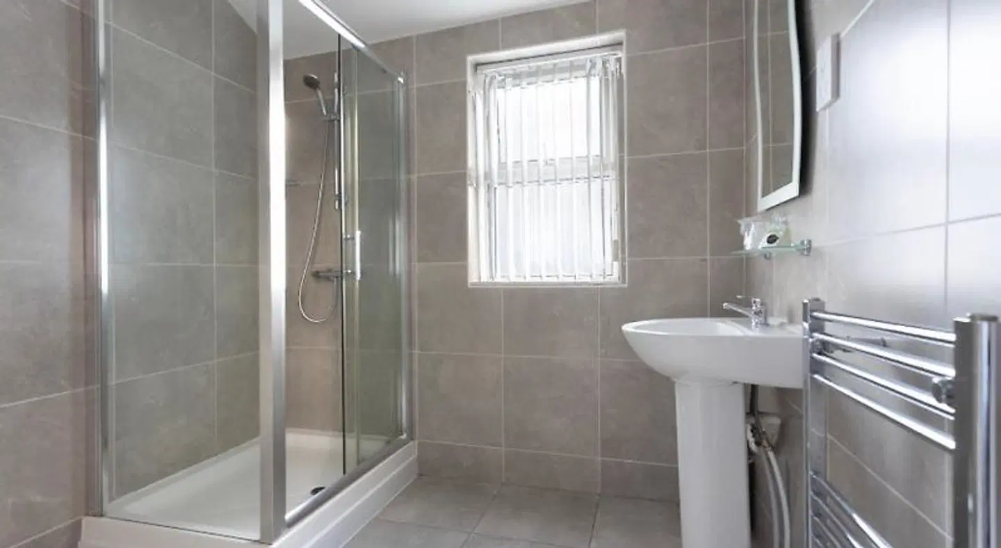 Orrell Park Hotel BATHROOM