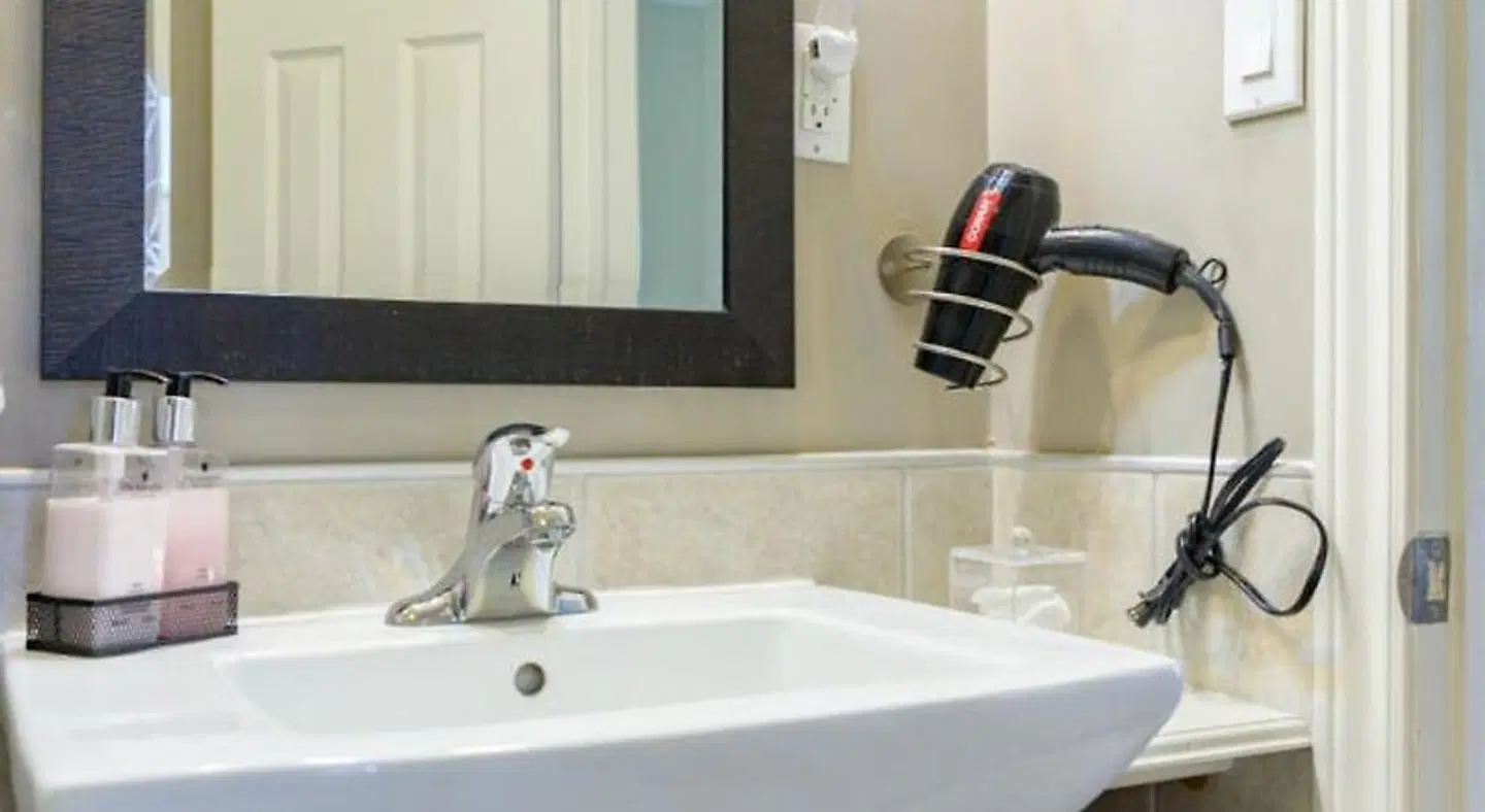 The Stella Rose B&B BATHROOM