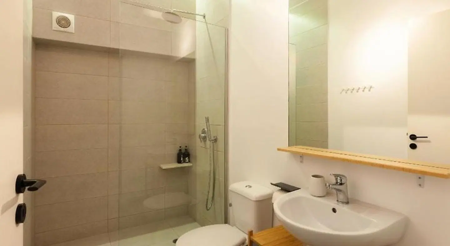 Live in Athens, Plaka Suites BATHROOM