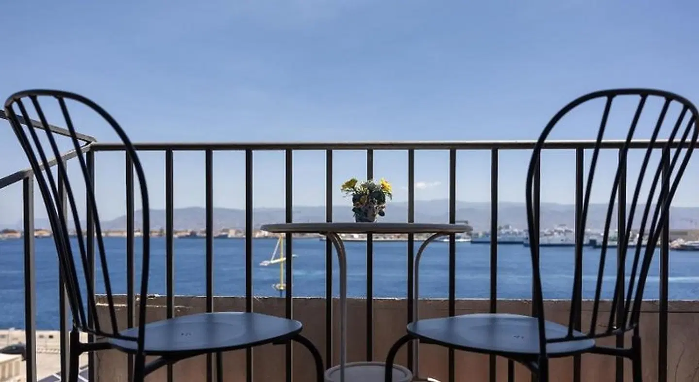 Garibaldi R&B TERRACE