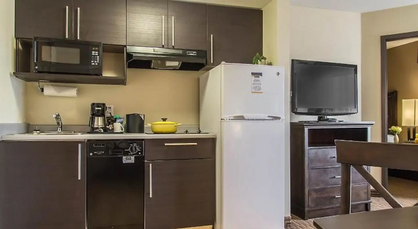 MainStay Suites Winnipeg ROOM_EXAMPLE