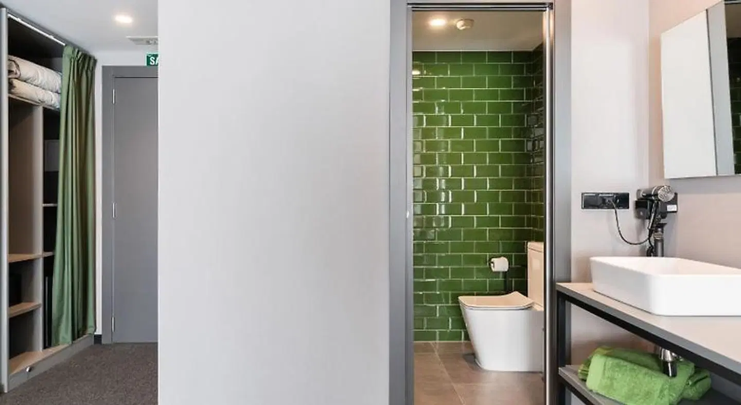 Nest Style Hotel Valencia BATHROOM