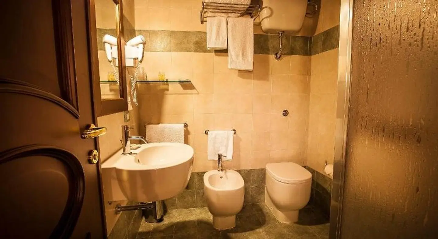 Hotel Residenza Petra BATHROOM