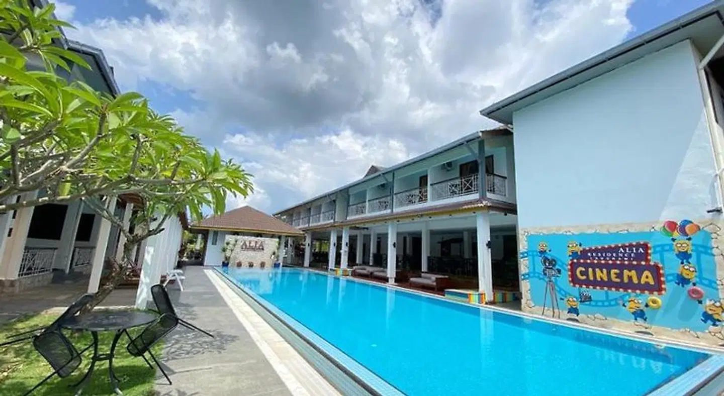 Alia Residence Business Resort OUTDOOR_POOL