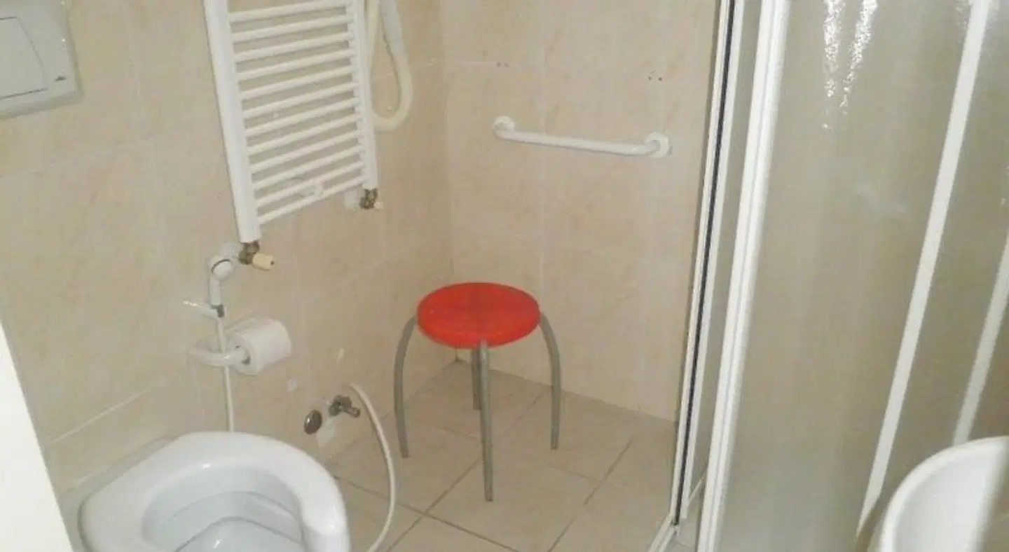Hotel Prestige BATHROOM