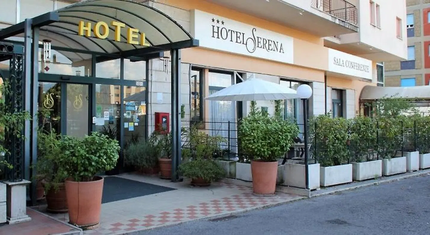 Hotel Serena EXTERIOR