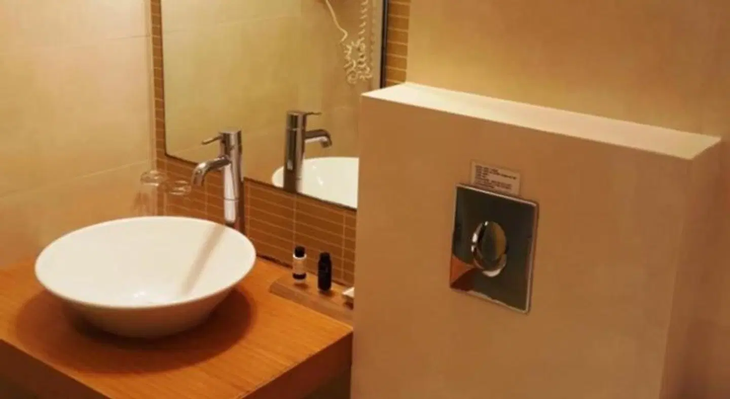 Sea Sight Boutique Hotel BATHROOM