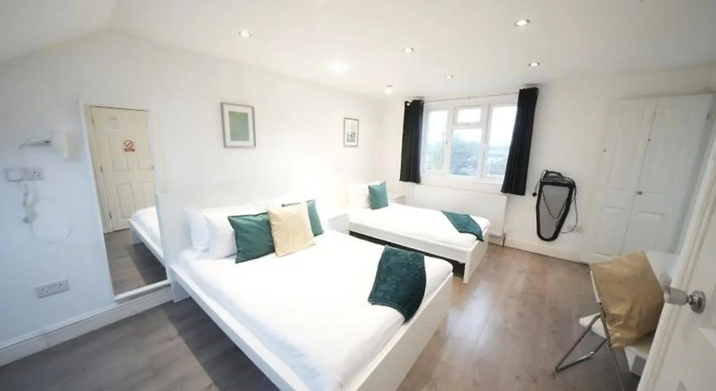 Grand Airport Ensuites ROOM_EXAMPLE