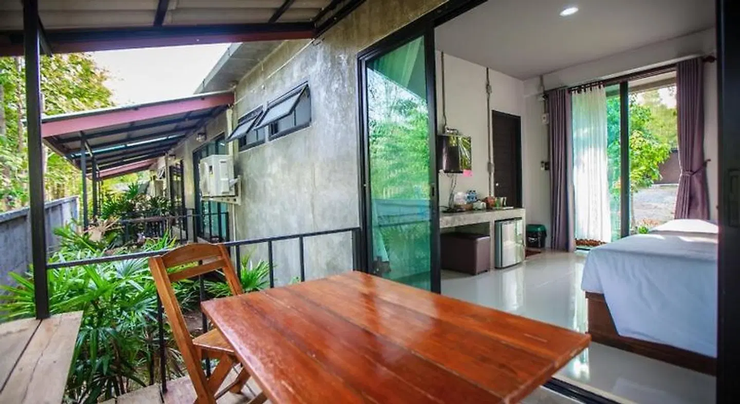 BR2 House Resort ROOM_EXAMPLE