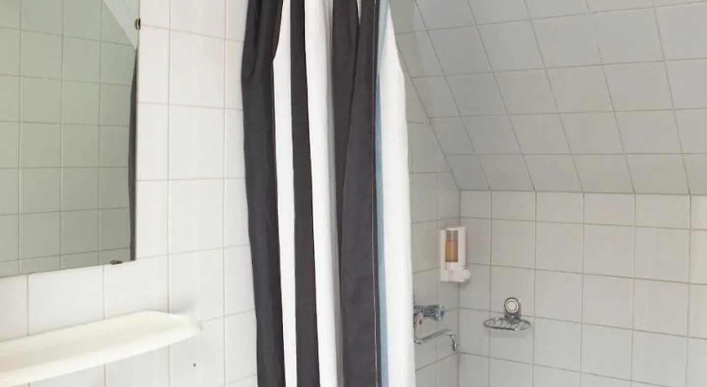 Hotel De Prince BATHROOM