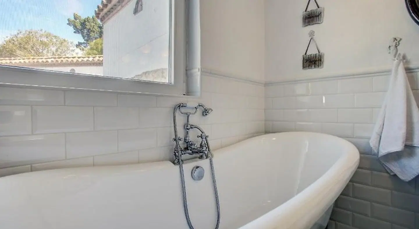 Jardines De La Reina Boutique Bed & Breakfast BATHROOM