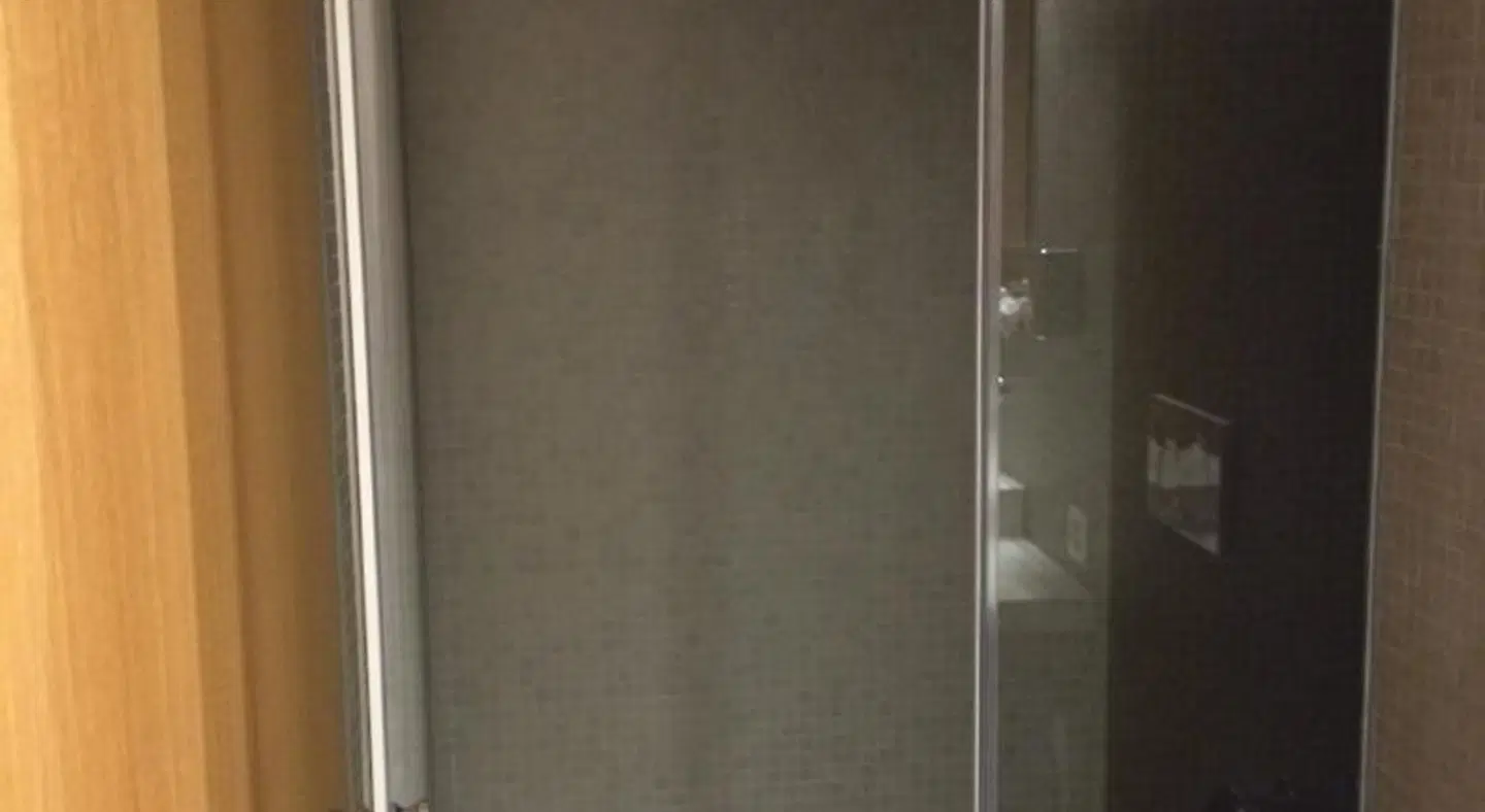 East-West Riverside Hotel Basel BATHROOM