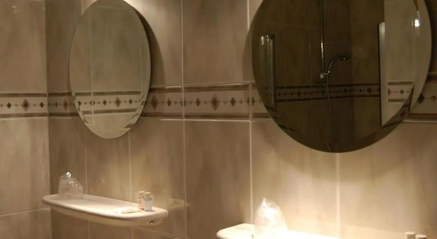 Van Saaze BATHROOM