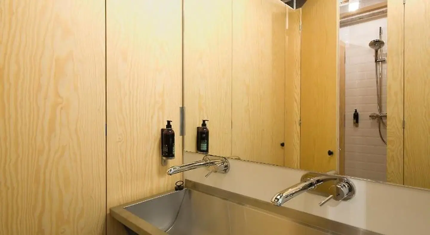 Jam Hotel BATHROOM