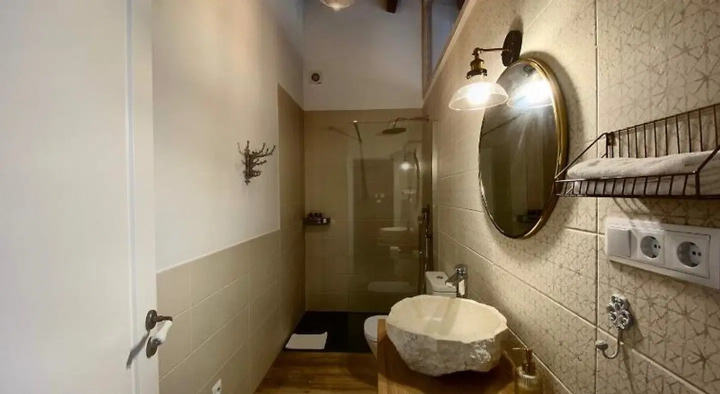 B&B Wine & Cooking Penedès BATHROOM