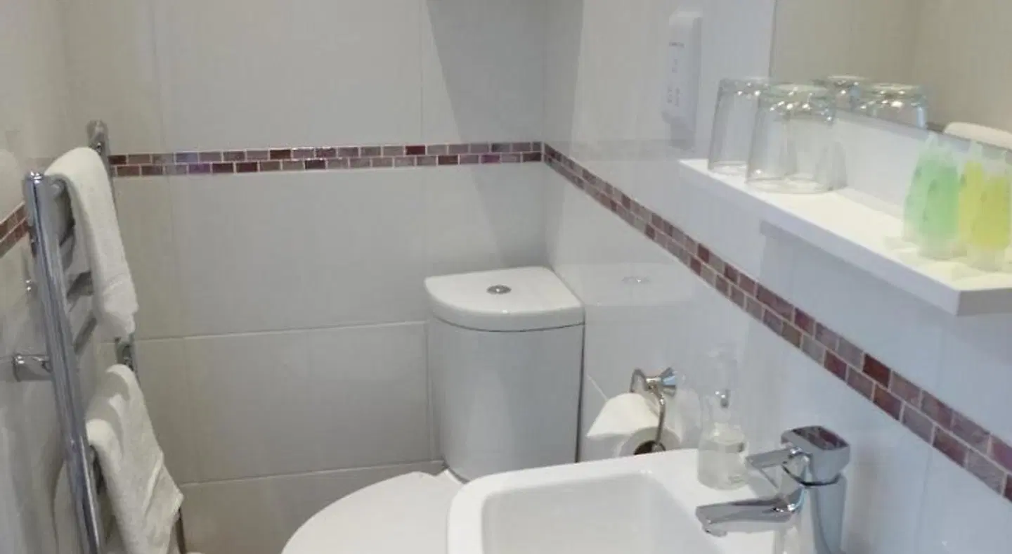 Beamsley Lodge BATHROOM