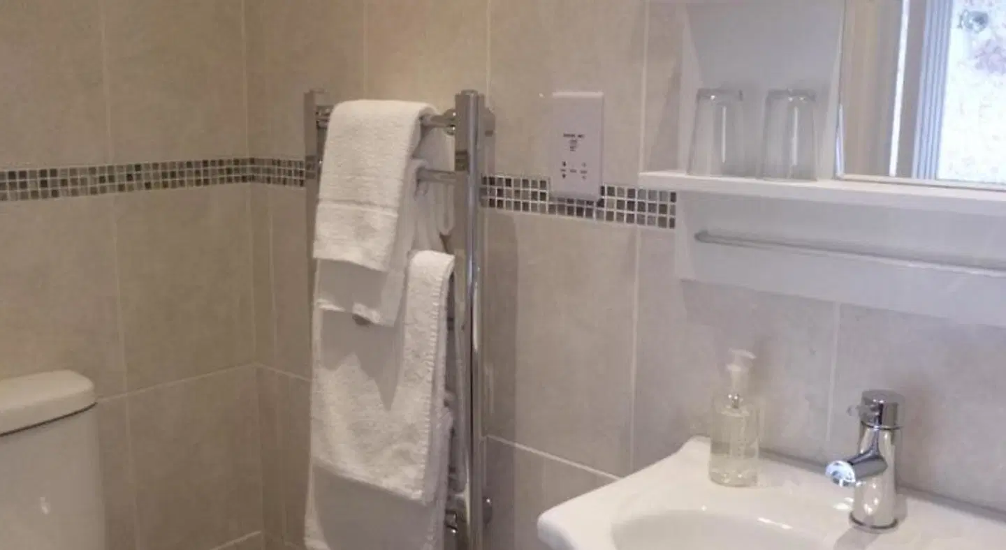 Beamsley Lodge BATHROOM