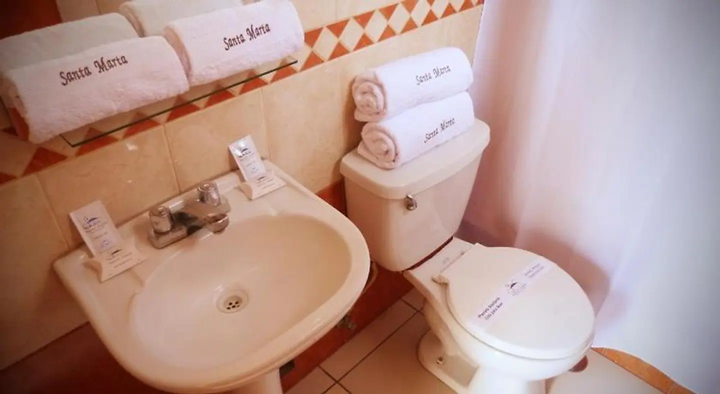 Santa Marta HOTEL BATHROOM