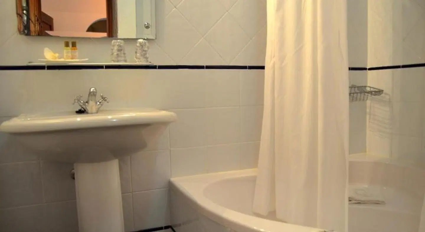 Quinta do Covanco BATHROOM