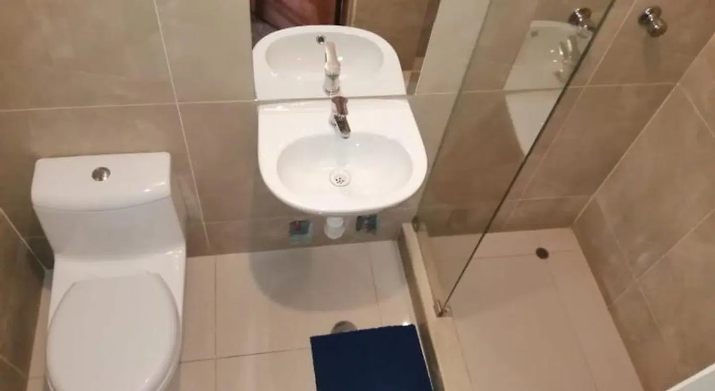 El Caminante Class BATHROOM