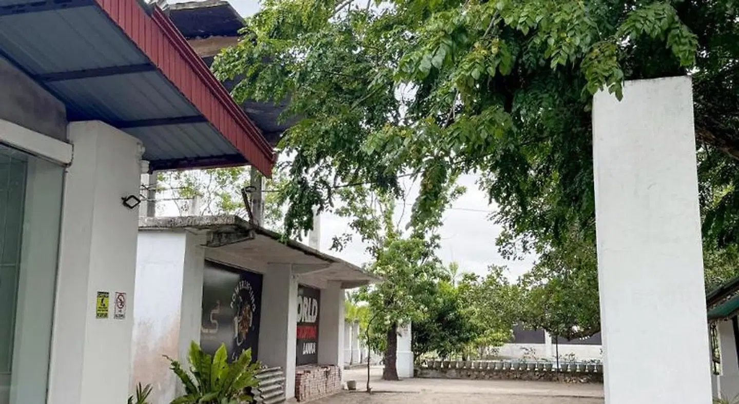 Riverside Hotel EXTERIOR