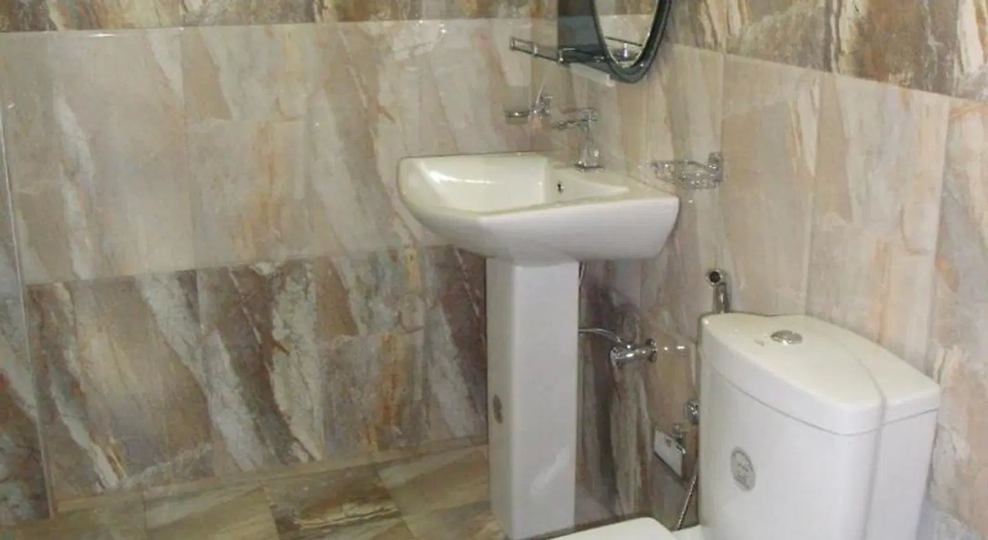 Sea View Tourist Inn BATHROOM