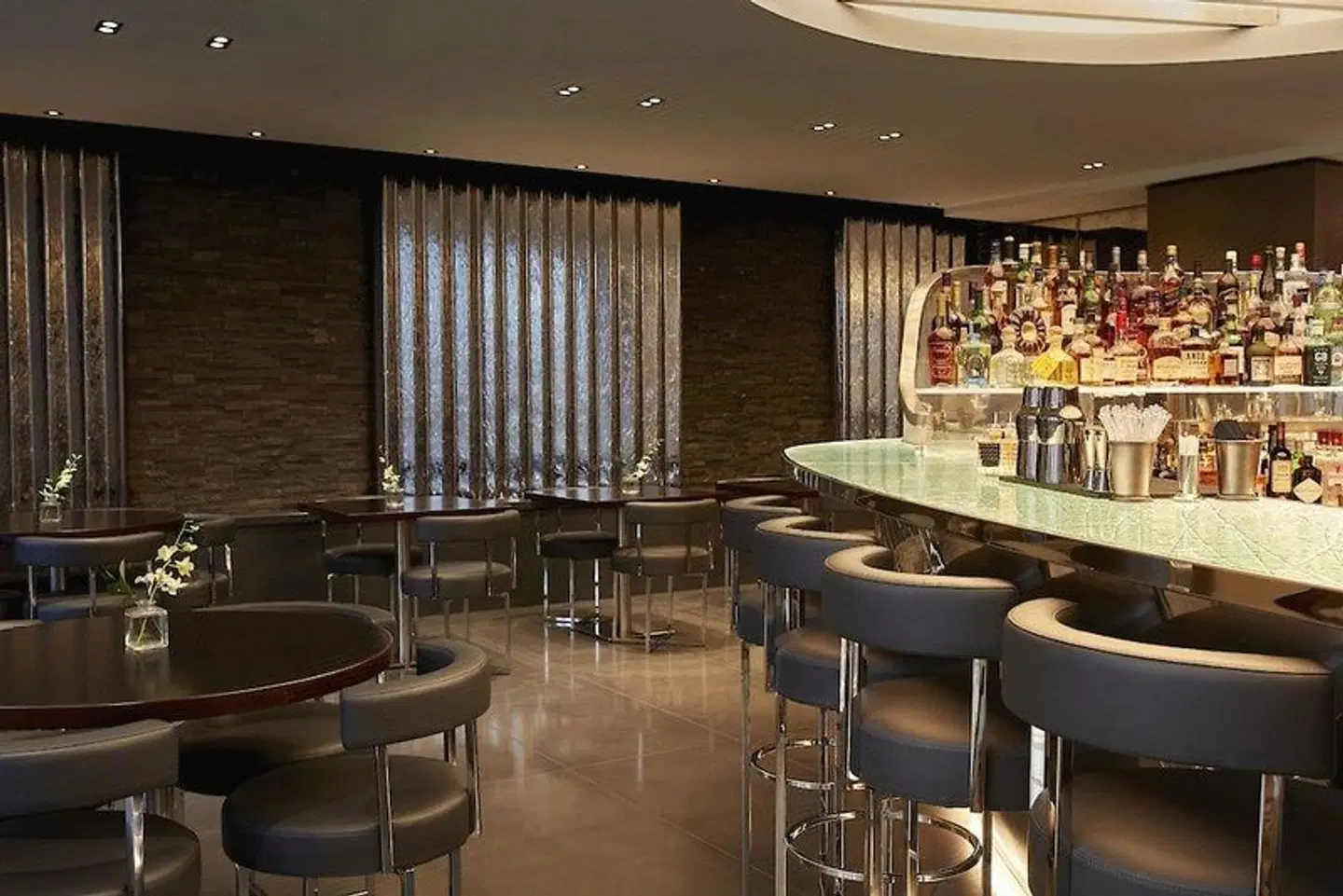 Crowne Plaza London - Albert Embankment BAR
