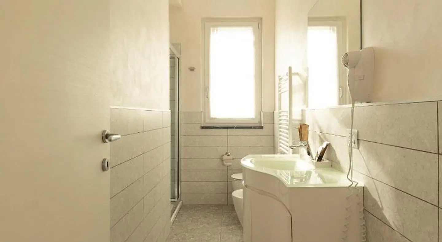 Yachting Residence BATHROOM