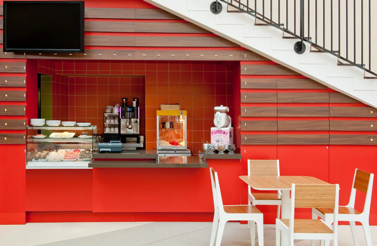 Explorers Hotel at Disneyland Paris BAR