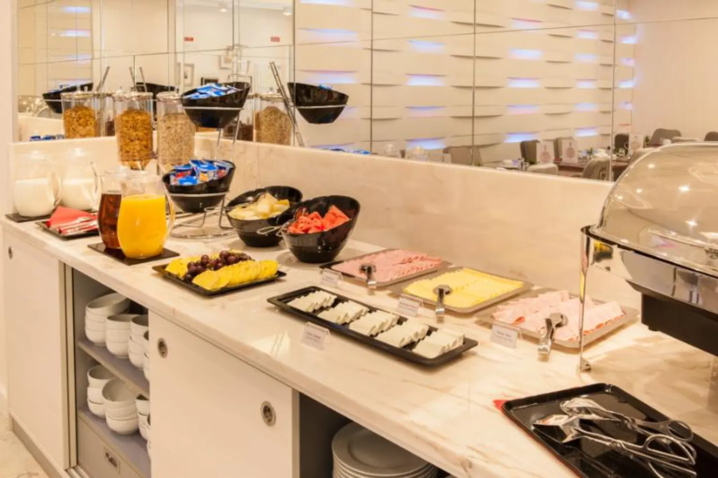 The 7 Hotel RESTAURANT