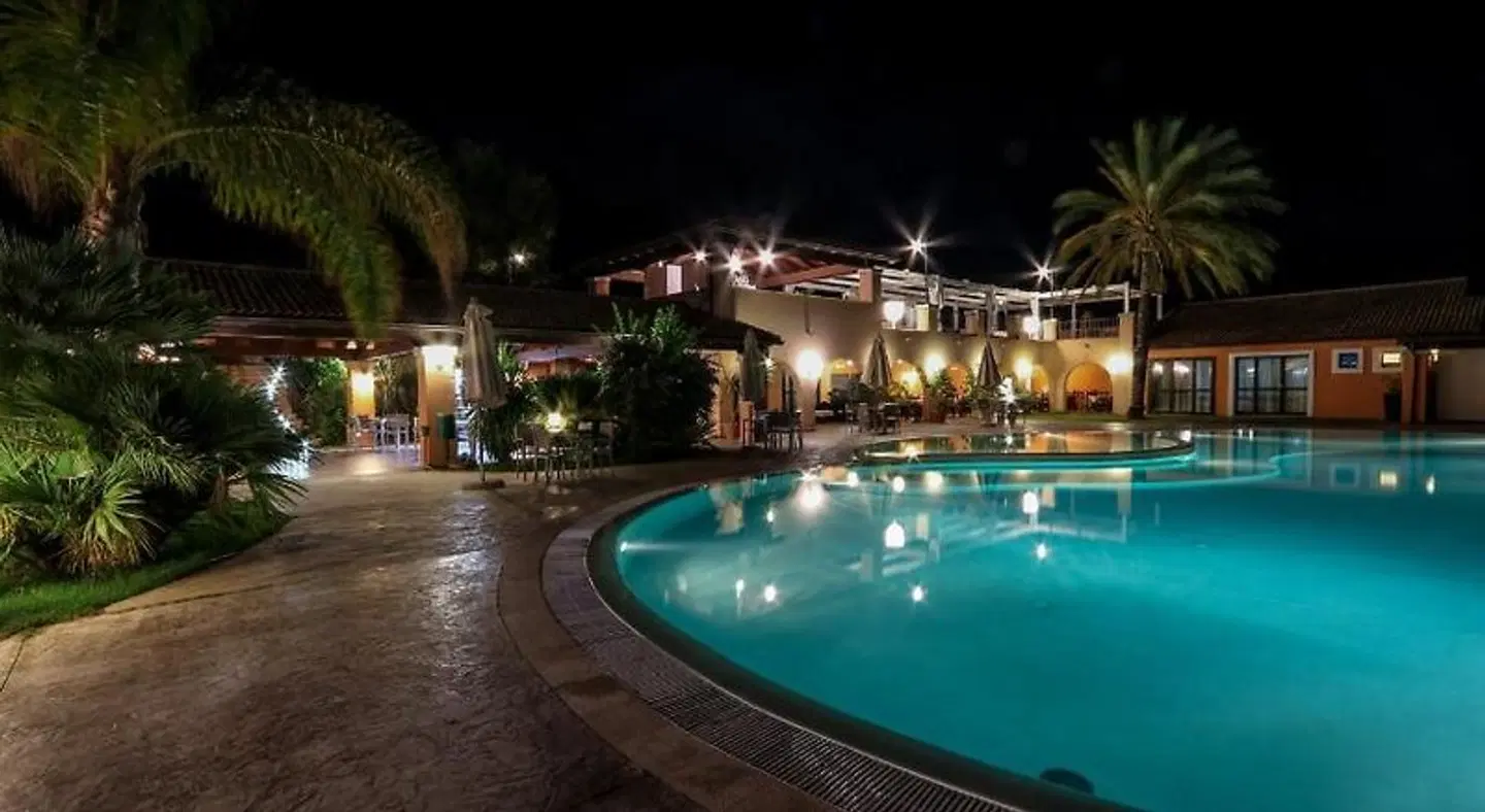 Alma Resort OUTDOOR_POOL