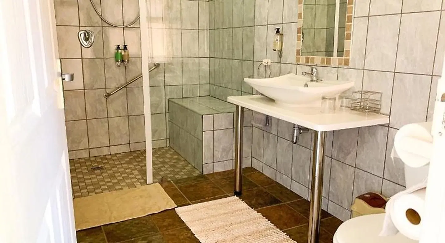 Marina Martinique B&B BATHROOM