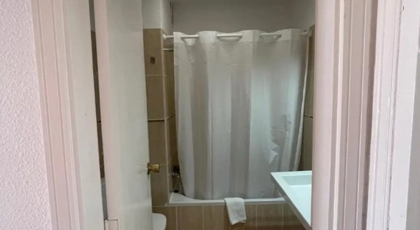 Los Tarajales BATHROOM