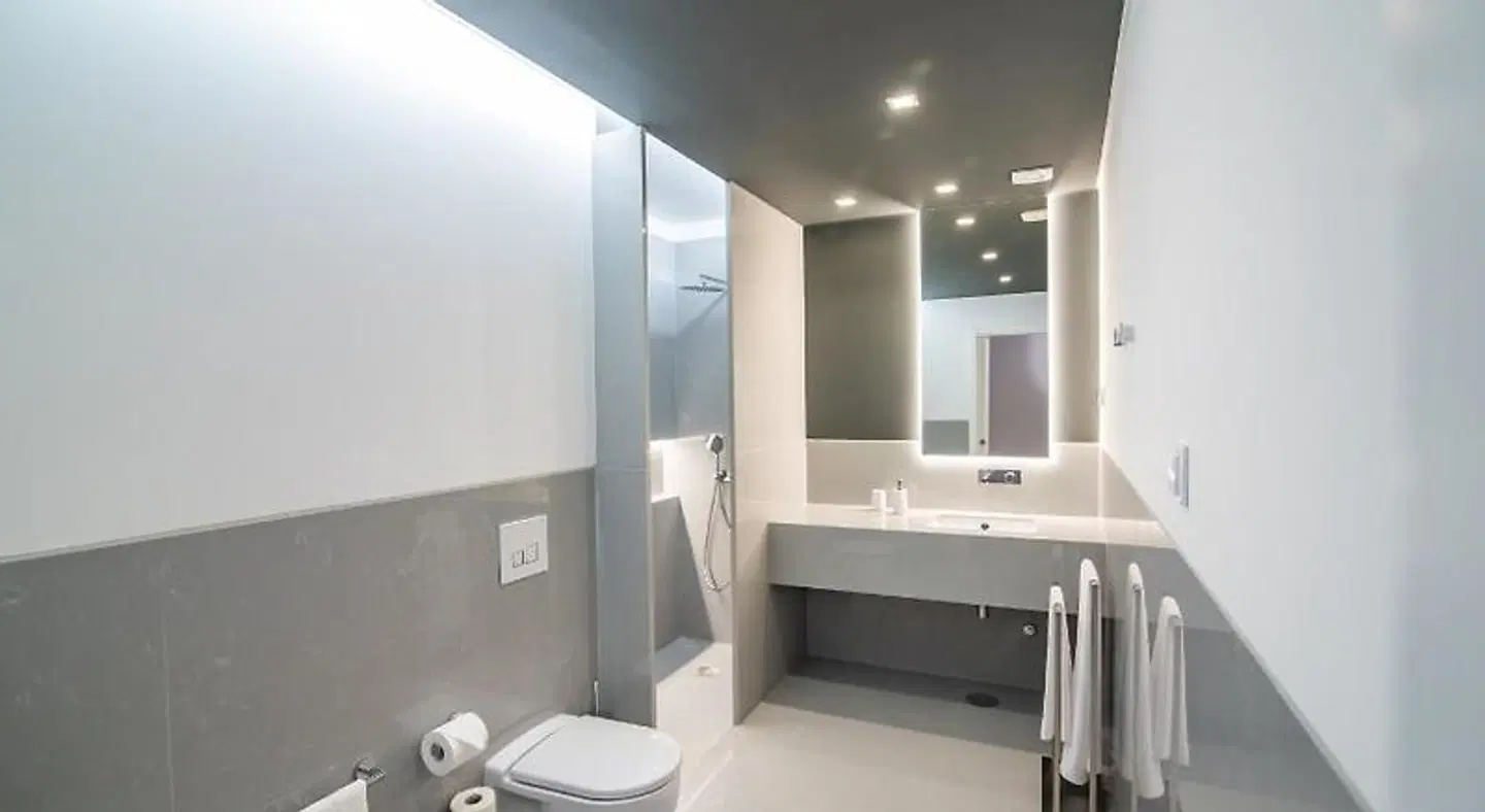 Villa Esmeralda BATHROOM