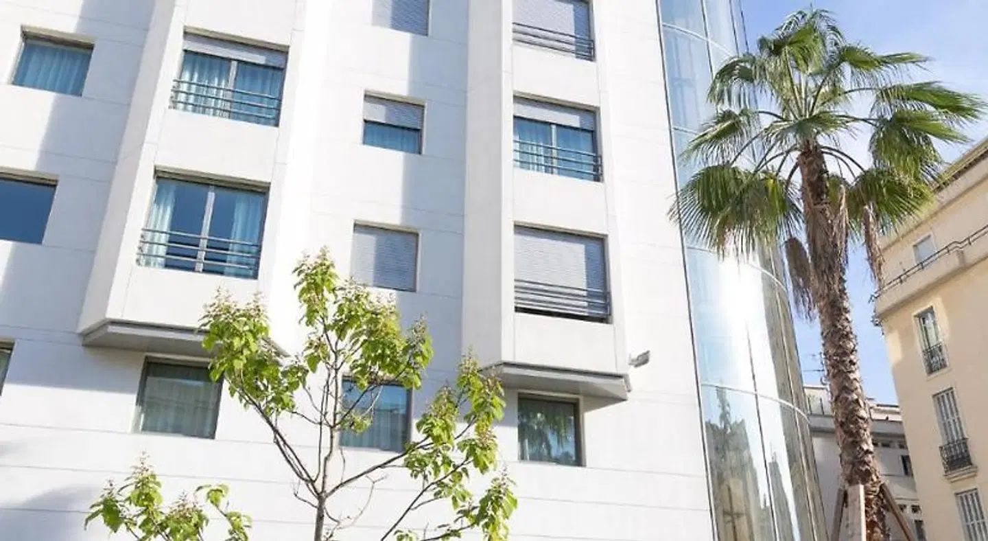 Goldstar Resort & Suites EXTERIOR