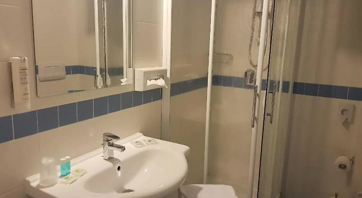Best Western Hotel Cristallo BATHROOM