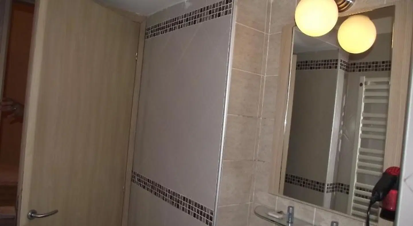 Hotel Elide BATHROOM