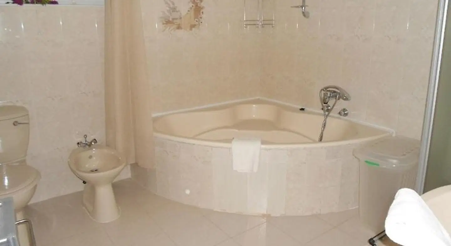 Ocean Villa BATHROOM