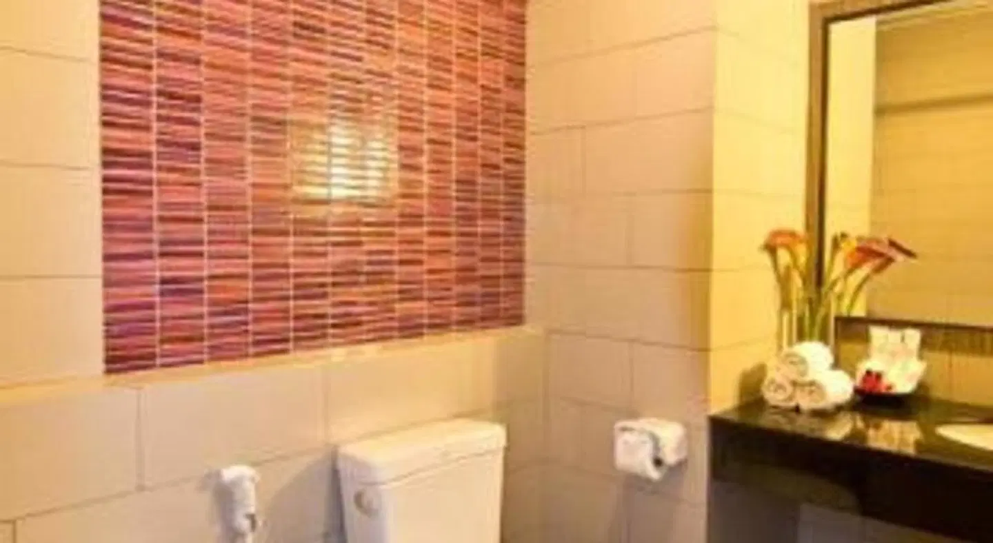 Hotel J Residence BATHROOM