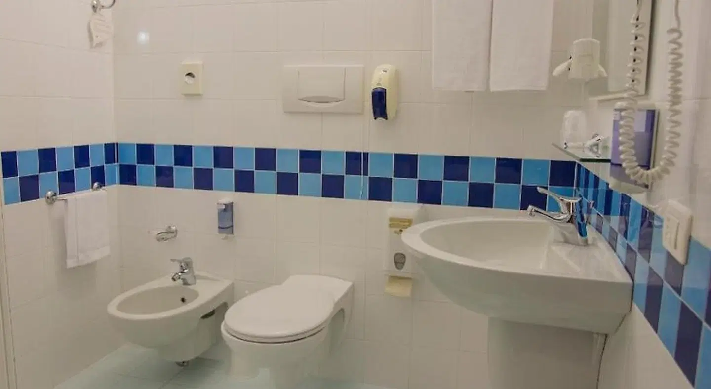 Best Western Soave Hotel BATHROOM