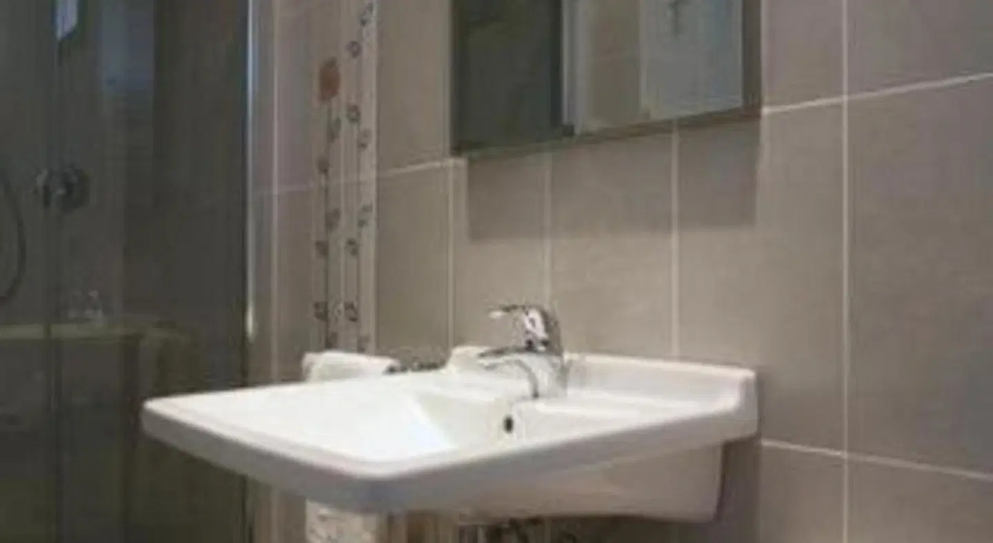 San Clemente BATHROOM